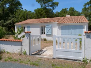 Exterior - House near beach, pets allowed, sleeps 6 (La Tranche-sur-Mer)