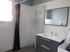Bathroom - Recent house near city center, 6 sleeps (La Tranche-sur-Mer)