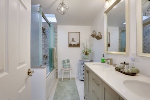 Hair dryer, towels - Hike & Explore! Nature-Centric Hudson Valley Home (Napanoch)