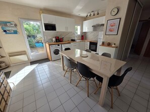 Coffee/tea maker, fridge, microwave, oven - House near the beach - 6 people (La Faute-sur-Mer)
