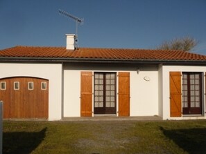 Exterior - House for 4 near beach, pets allowed (La Faute-sur-Mer)