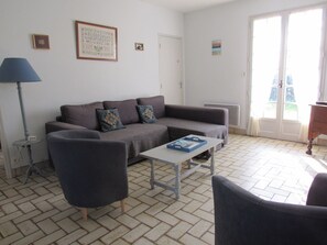 TV - House for 4 near beach, pets allowed (La Faute-sur-Mer)
