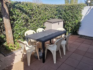 Outdoor dining - T2 Pavilion + Mezzanine in La Tranche-sur-Mer with Pool Access & Parking (La Tranche-sur-Mer)
