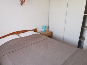 2 bedrooms