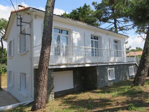 Exterior - House for 8 near beach, pets allowed (La Tranche-sur-Mer)
