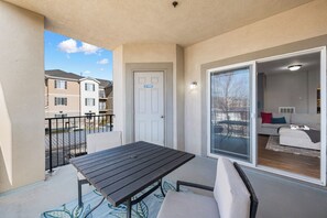 Outdoor dining - NEW! Stylish, Bright, Open, Mountain Views, King Beds, Fireplace, Two Balconies! (West Jordan)