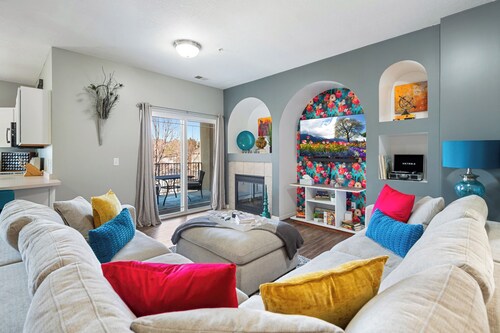 NEW! Stylish, Bright, Open, Mountain Views, King Beds, Fireplace, Two Balconies!