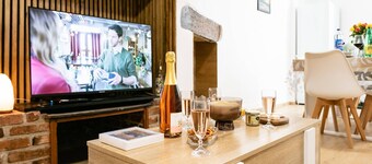 Charming apartment, 4 people, medieval village Martel, Pets allowed, Free WiFi