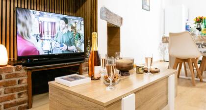 Charming apartment, 4 people, medieval village Martel, Pets allowed, Free WiFi