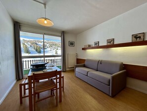 Interior - Studio for 4 near slopes with free wifi and parking (Le Dévoluy)