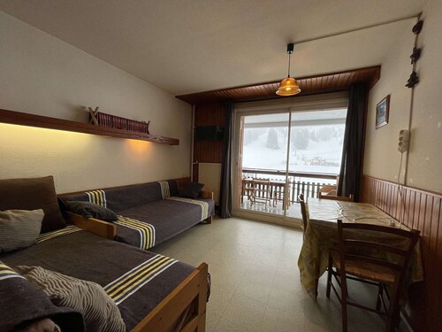 Studio for 4 at slopes, free WiFi