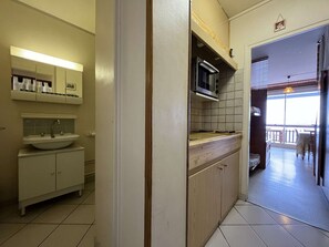 Interior - Studio for 4 at slopes, free WiFi (Le Dévoluy)