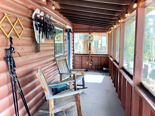 Grand Lake Cabin- Walk to Lake, Next to River, Walk to Restaurants & Shopping