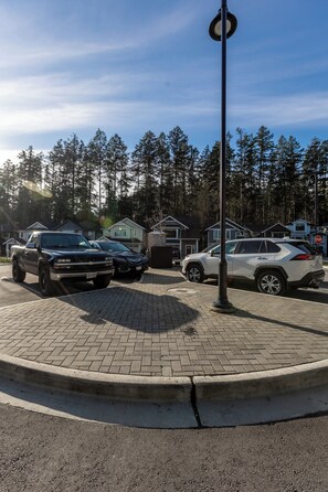 Property grounds - Cozy Corner on Trumpeter (Colwood)