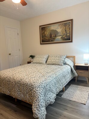 2 bedrooms, iron/ironing board, Internet, bed sheets - Cozy 2-bedroom house in Acworth (Acworth)