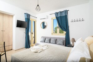 2 bedrooms, iron/ironing board, WiFi, bed sheets - Villa for summer vacations in Chersonissos Crete with pool, very close to center (Limenas Chersonisou)