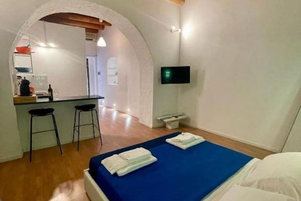 1 chambre, fer et planche à repasser, Wi-Fi, literie fournie