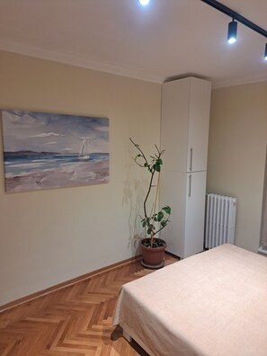 1 bedroom, iron/ironing board, WiFi, bed sheets - Cozy apartment in lovely and peaceful part of Belgrade (Belgrade)