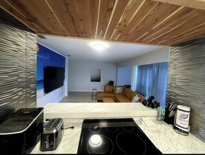 Interior - 240 Queen Bed, 3 Pools, 80in TV (Destin)