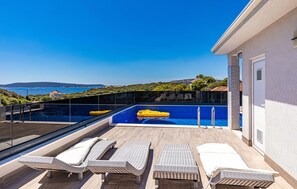 Pool - Lovely home in Okrug Donji (Okrug Donji)