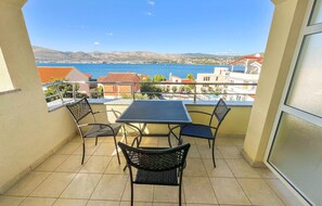 Outdoor dining - Stunning apartment in Okrug Gornji with WiFi (Okrug Gornji)