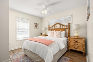 3 bedrooms, iron/ironing board, travel cot, free WiFi - Bid-A-Wee Classic Beach House | Private Beach (Panama City Beach)