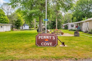 Property grounds - Cottages at Penny's Cove
The Golden Hour
Cottage 1 (Lancaster)