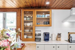 Interior - Cottages at Penny's Cove
The Golden Hour
Cottage 1 (Lancaster)