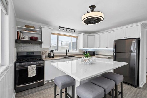 Perfect Group Stay in Cornwall | 3BR +Theater Room