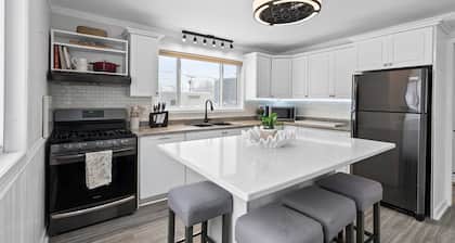 Perfect Group Stay in Cornwall | 3BR +Theater Room