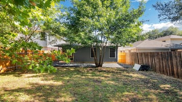 Casa Confort | Jardines del alojamiento