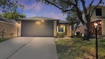 Comfort House | Property grounds