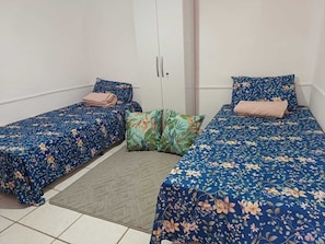 Iron/ironing board, WiFi, bed sheets