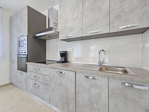 Fridge, microwave, oven, dishwasher - Vacation home Nature by Interhome (Imotski)