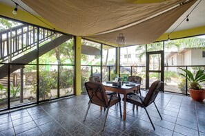Dining - Comfortable & Complete 1-Beroom Unit in the Village- all the bells and whistles (Placencia)