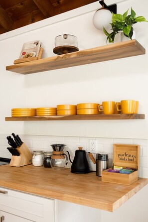 Interior - Pele Cottage Volcano Hawaii (Volcano)