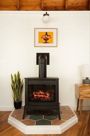 Interior - Pele Cottage Volcano Hawaii (Volcano)