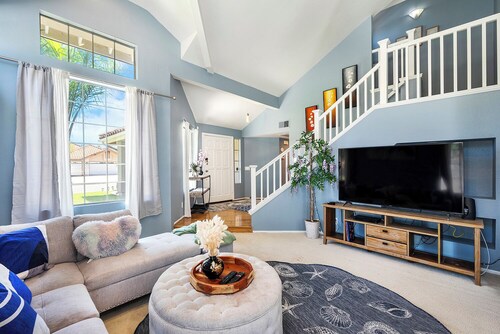 Spacious 4-bedroom house in the Center of Temecula with Heated Pool