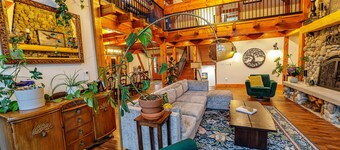 Charming 7-bedroom lodge half way between Portland and Seattle