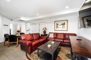 Interior - Spacious 4-bedroom house, sleeps 12 in delightful Coeur d'Alene (Coeur d'Alene)