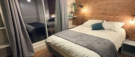 Fer et planche Ă repasser, lit parapluie, Wi-Fi gratuit