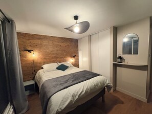 3 chambres, fer et planche à repasser, lit parapluie, Wi-Fi gratuit