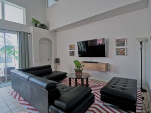 Smart TV, ping pong - Private Pool & Spa, Pool Table, Themed Rooms, Club House in Gated Resort (Kissimmee)