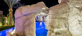 Isle of Palms: Sleeps 27, Lazy River & Waterslide