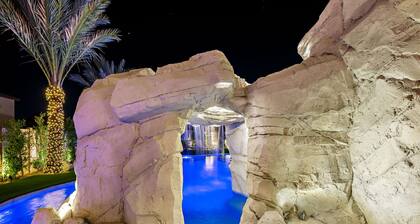 Isle of Palms: Sleeps 27, Lazy River & Waterslide