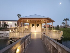Exterior - 180 Two Bed Two Bath 3 Pools (Destin)