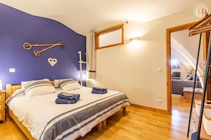 1 bedroom, iron/ironing board, free WiFi, bed sheets
