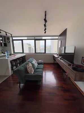 TV - King Suite Miraflores Center Park (Miraflores)