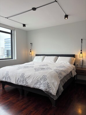 Iron/ironing board, WiFi, bed sheets - King Suite Miraflores Center Park (Miraflores)