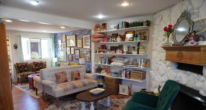Walk to Uptown - Game Room - Short Drive to Slide Rock and hiking trails